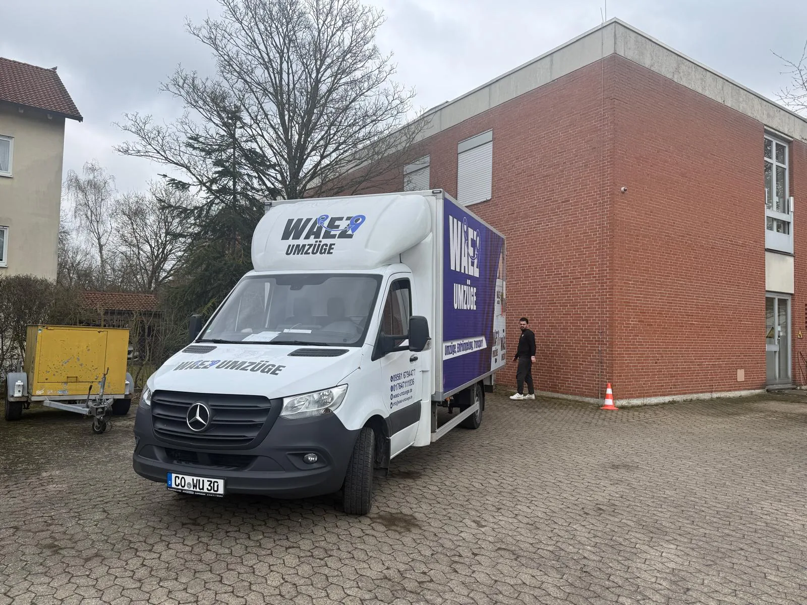 Waez Umzüge Fahrzeug im Einsatz – Coburg